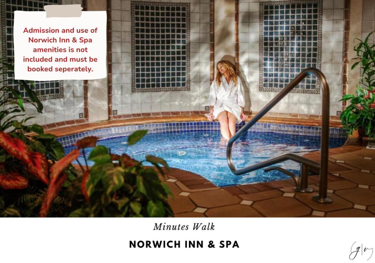 Luxury Villa- 3 Mins To Mohegan- Fully Stocked With Fireplace- Jacuzzi, Saltwater Pools, Sauna Norwich Kültér fotó